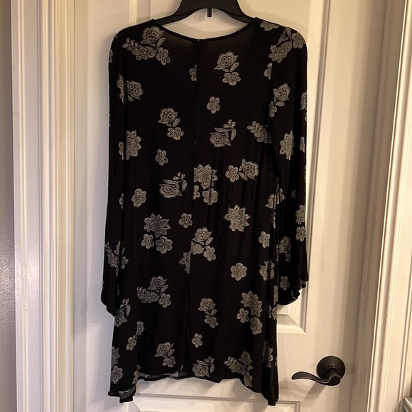 Mossimo Black floral dress - Picture 2 of 5